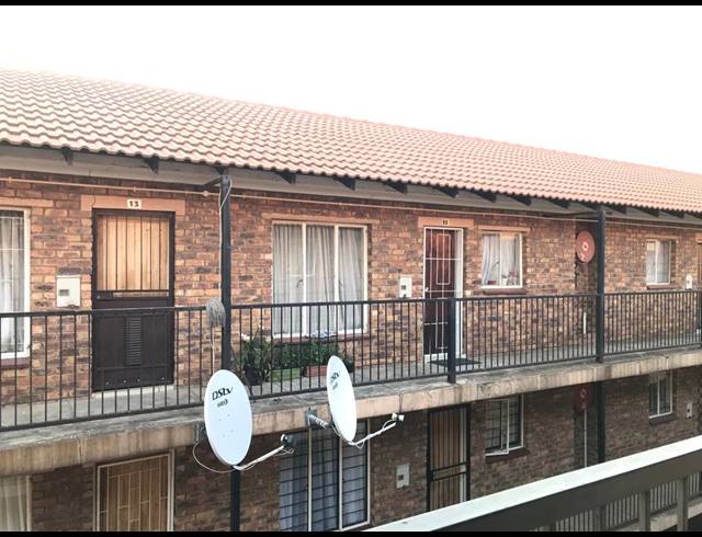 1 BEDROOM FLAT RENTED IN KEMPTON PARK CENTRAL